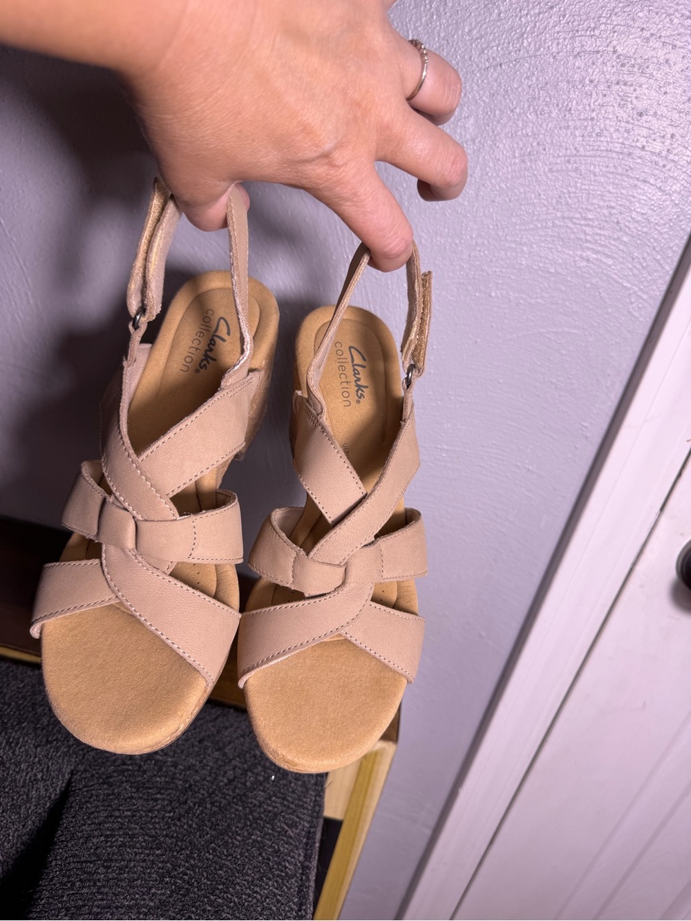 Clarks “Giselle Beach” Cork Wedge Sandals Neutral Comfort Excellent Condition - Picture 6 of 6